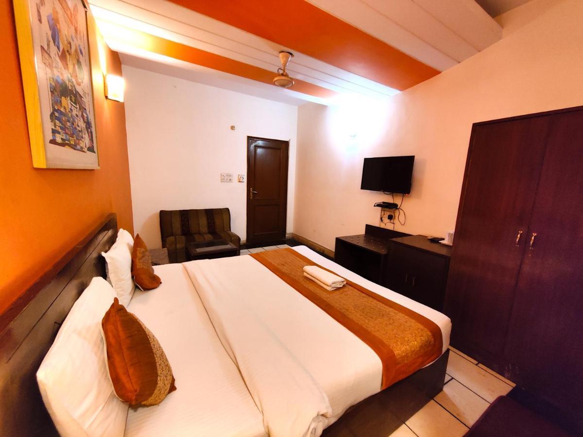 Hotel Unistar Neu-Delhi Exterior foto