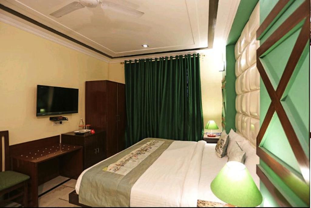 Hotel Unistar Neu-Delhi Exterior foto