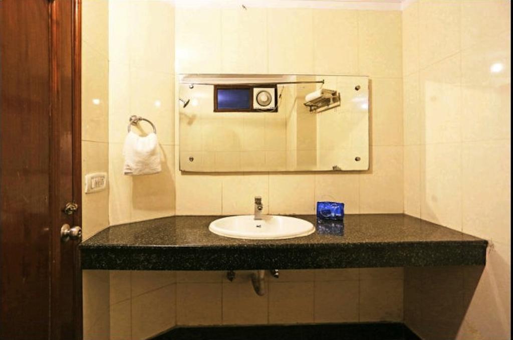 Hotel Unistar Neu-Delhi Exterior foto