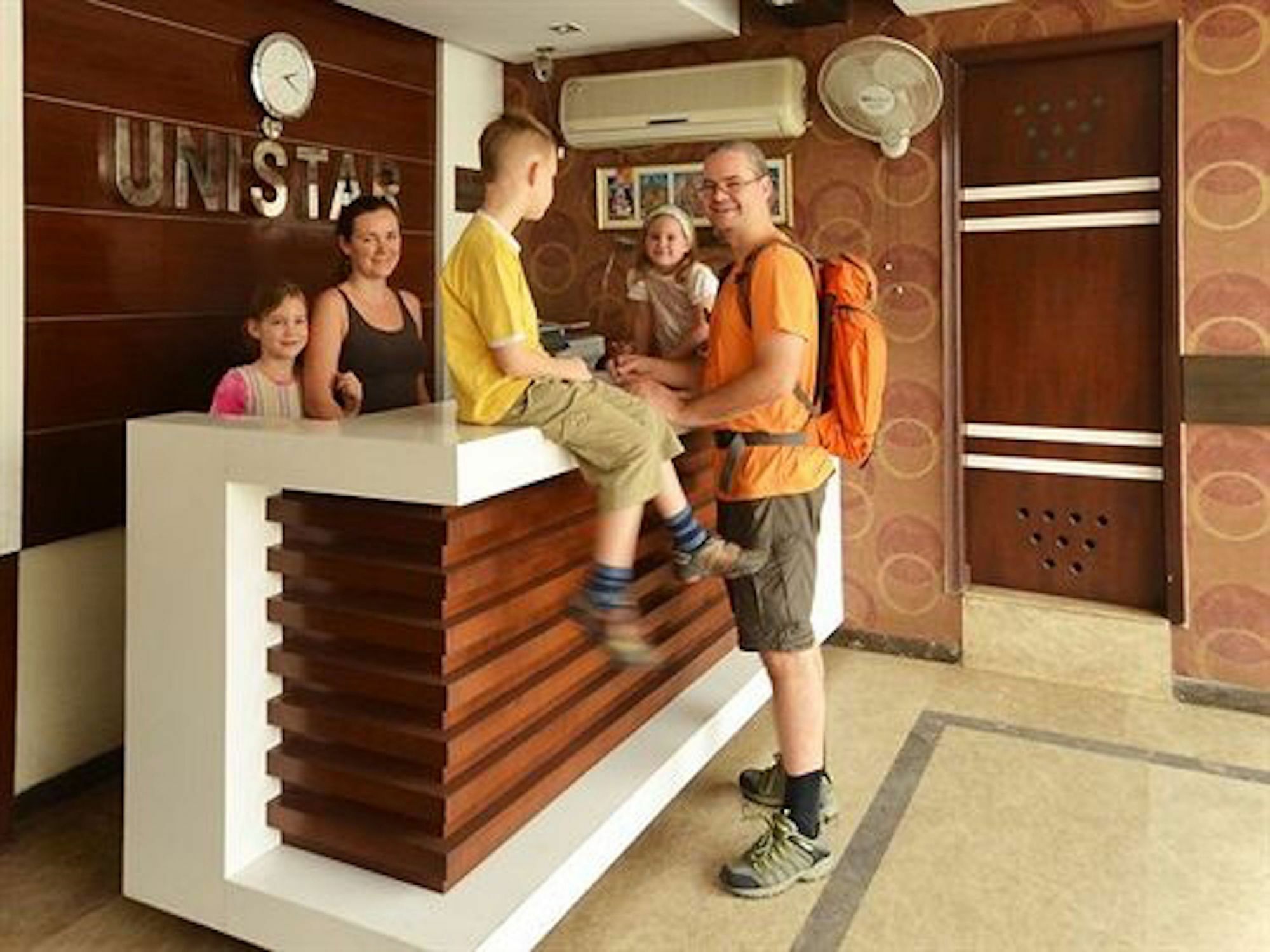 Hotel Unistar Neu-Delhi Exterior foto