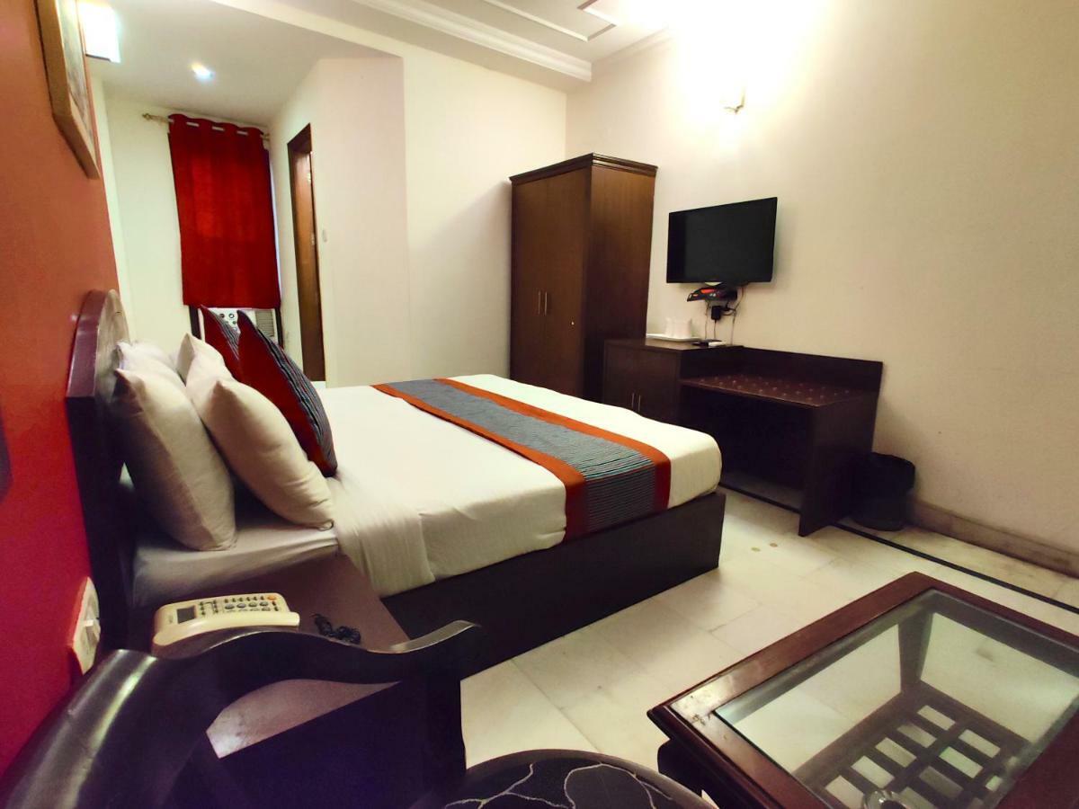 Hotel Unistar Neu-Delhi Exterior foto