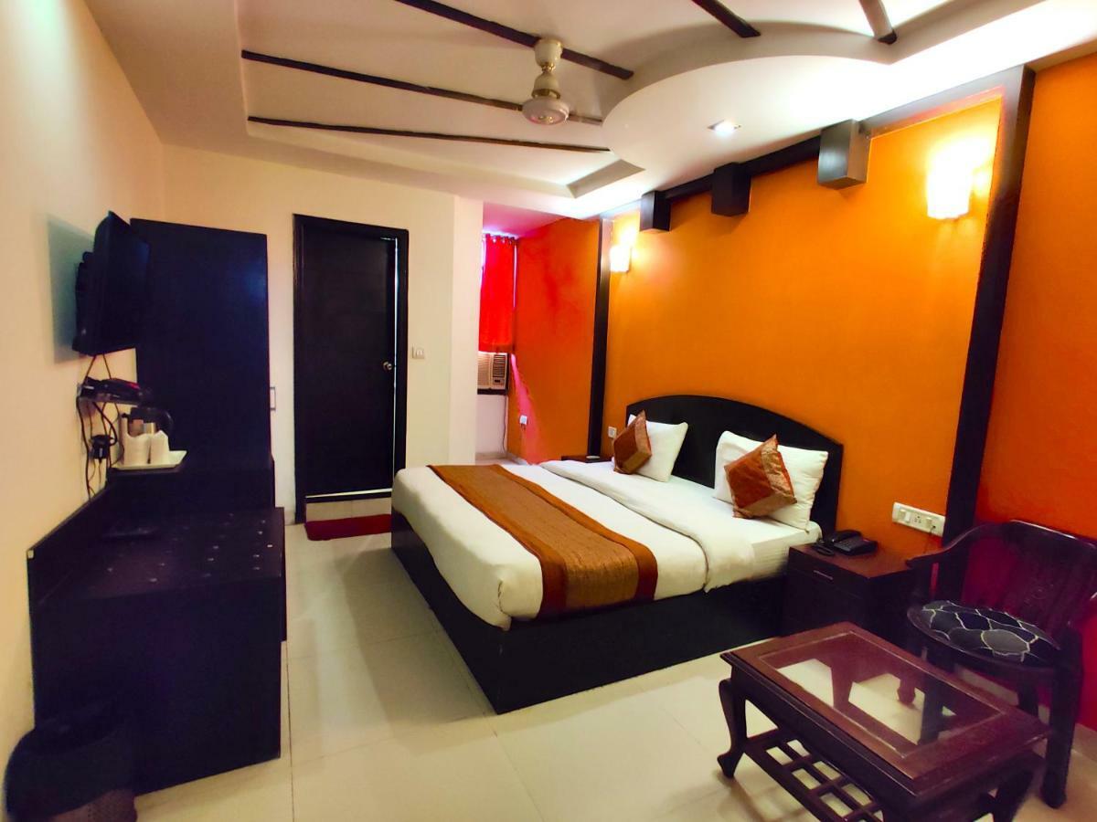 Hotel Unistar Neu-Delhi Exterior foto